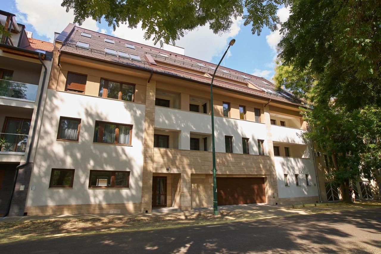 Sunlight Bronze - Szeged Apartment Екстериор снимка